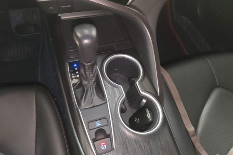 Used Toyota Camry 2023 2.0G Luxury Edition Gear Lever