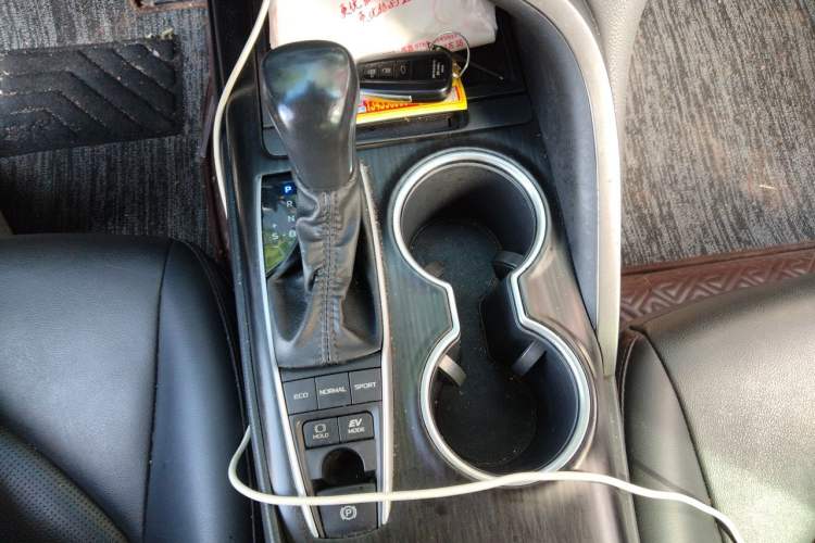 Used Toyota Camry 2023 Dual-Motor 2.5 HGVP Leading Edition Gear Lever