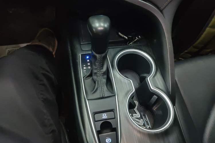 Used Toyota Camry 2023 2.0GVP Premier Edition Gear Lever
