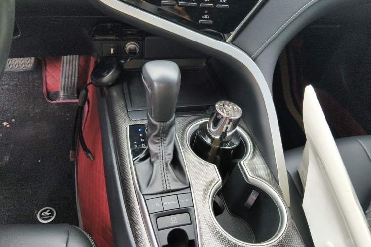 Used Toyota Camry 2023 2.5S Knight Edition Gear Lever