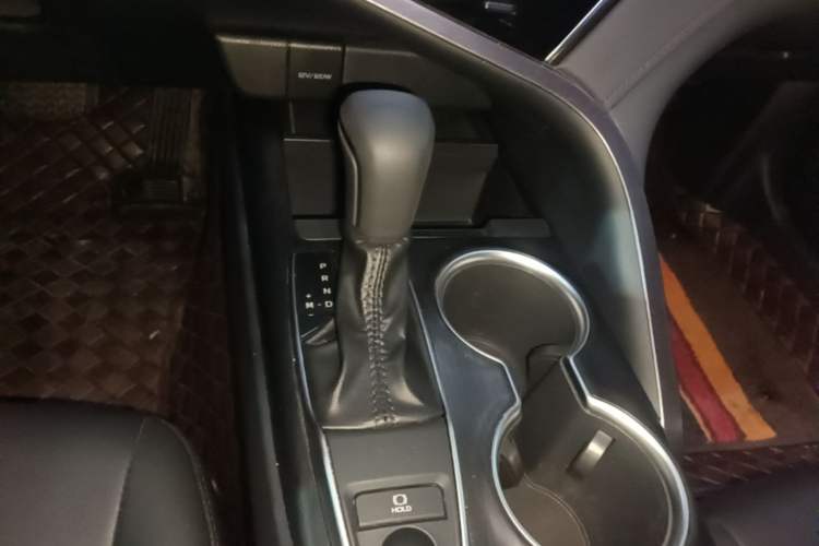 Used Toyota Camry 2023 2.0GVP Premier Edition Gear Lever