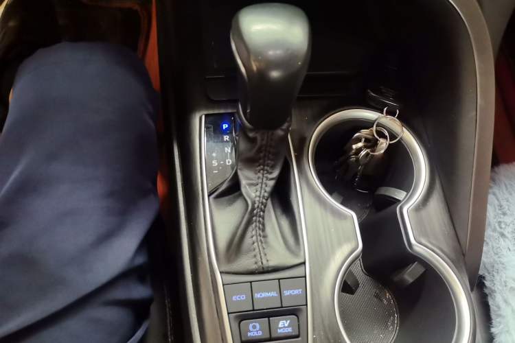 Used Toyota Camry 2023 Dual-Motor 2.5 HGVP Leading Edition Gear Lever