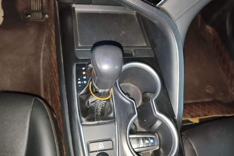 Used Toyota Camry 2023 2.0G Luxury Edition Gear Lever