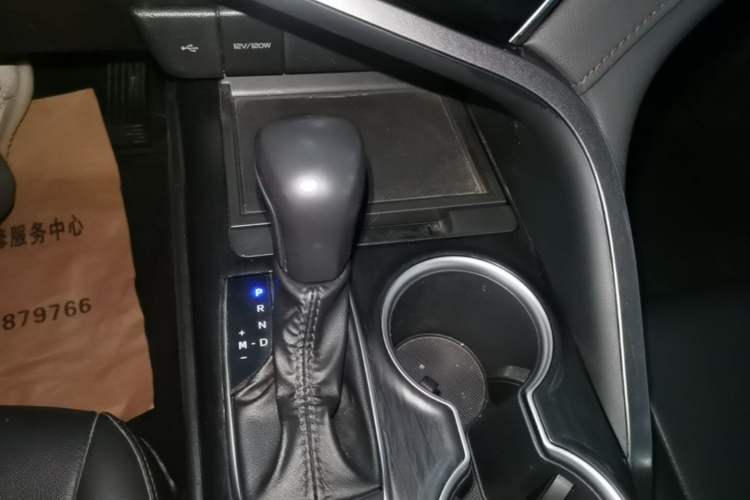 Used Toyota Camry 2023 2.0G Luxury Edition Gear Lever