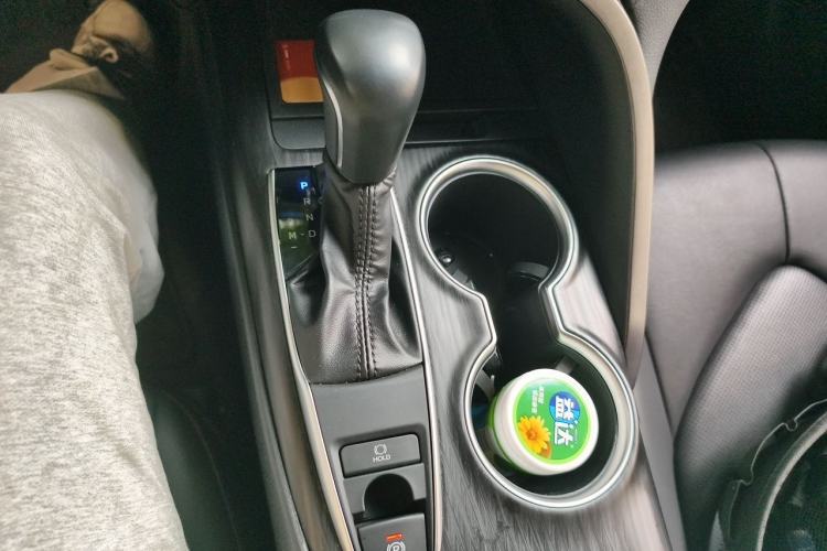 Used Toyota Camry 2023 2.0G Luxury Edition Gear Lever