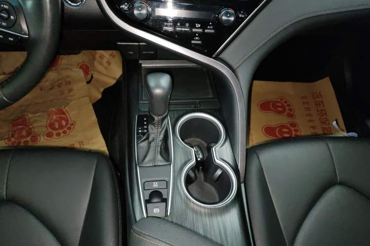 Used Toyota Camry 2023 2.0G Luxury Edition Gear Lever