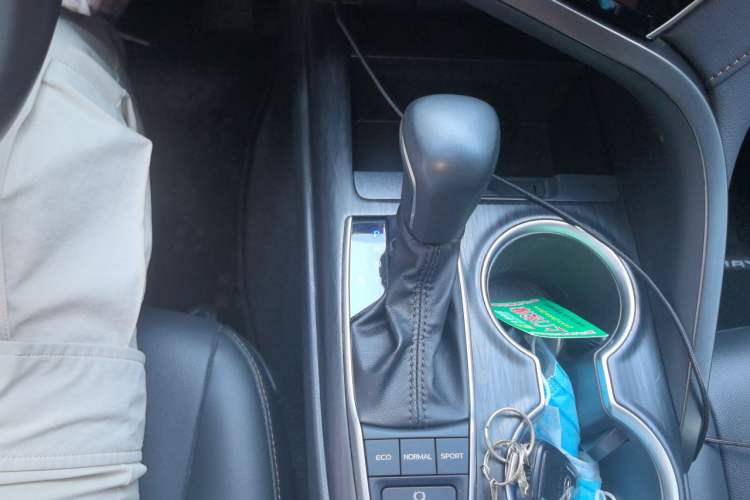 Used Toyota Camry 2023 2.5G Luxury Edition Gear Lever