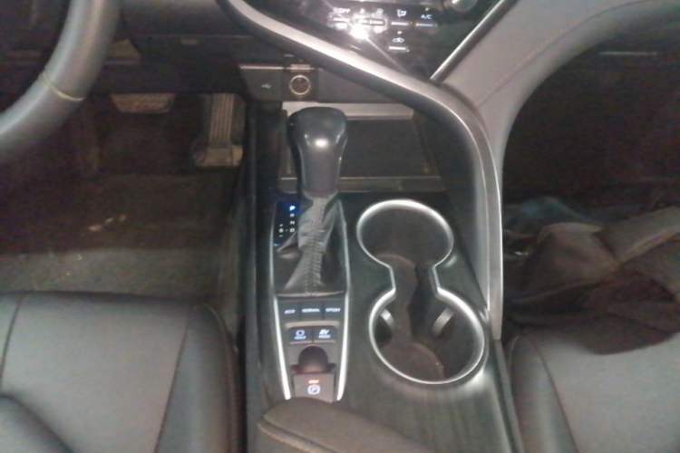 Used Toyota Camry 2023 Dual-Motor 2.5HG Luxury Edition Gear Lever