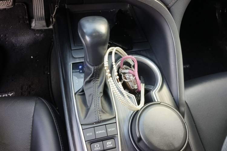 Used Toyota Camry 2023 Dual-Motor 2.5HG Luxury Edition Gear Lever