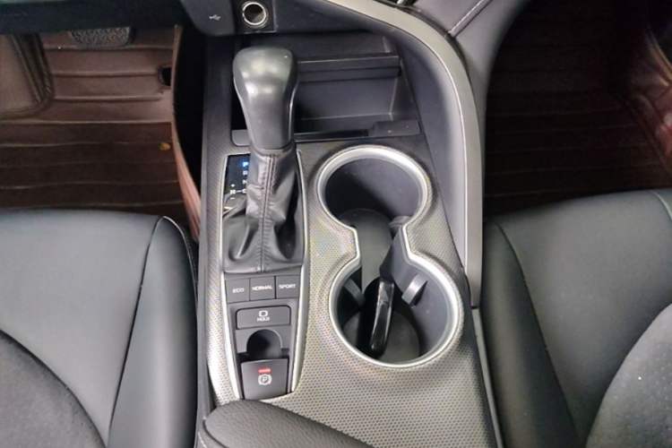 Used Toyota Camry 2023 2.0S FENGSHANG Edition Gear Lever