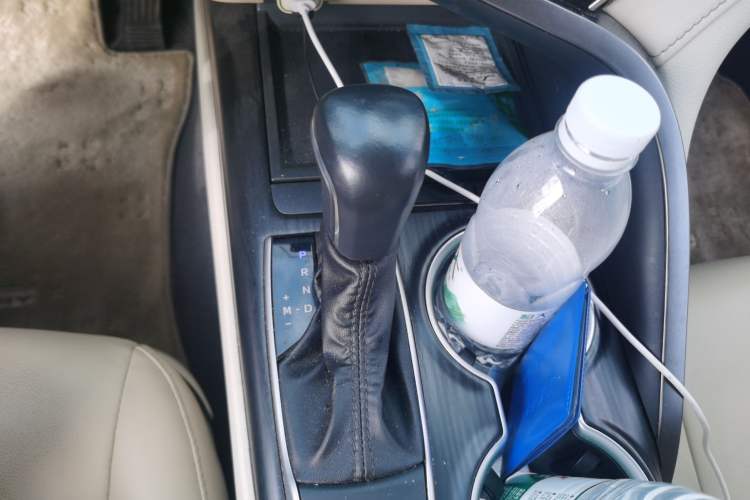 Used Toyota Camry 2023 2.0GVP Premier Edition Gear Lever