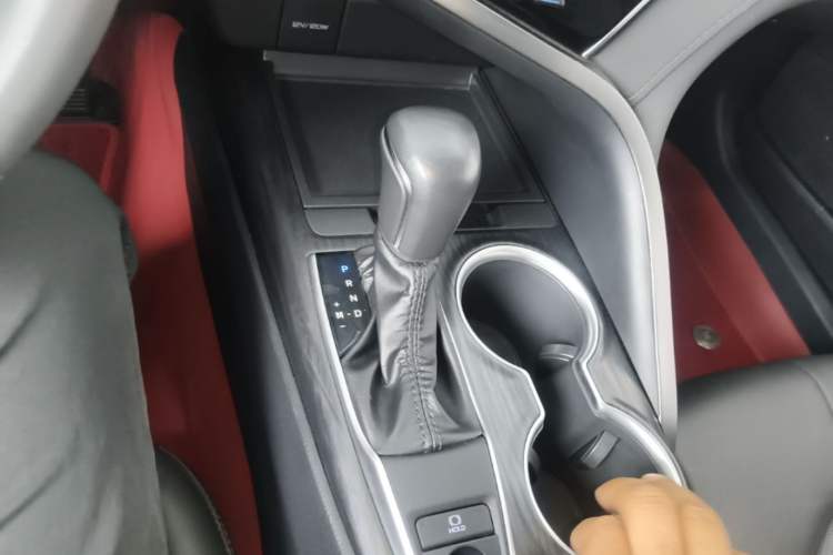 Used Toyota Camry 2023 2.0GVP Premier Edition Gear Lever