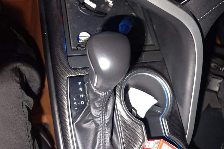 Used Toyota Camry 2023 2.5S Knight Edition Gear Lever