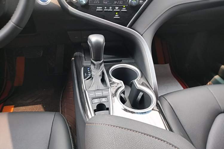Used Toyota Camry 2023 Dual-Motor 2.5HG Luxury Edition Gear Lever