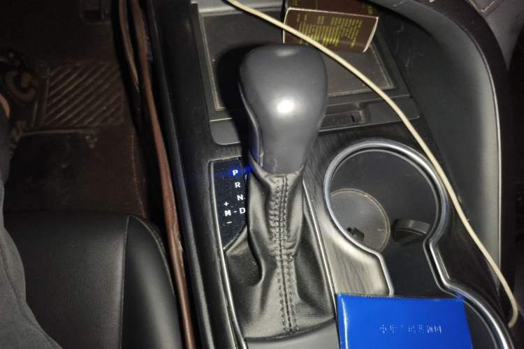 Used Toyota Camry 2023 2.0G Luxury Edition Gear Lever