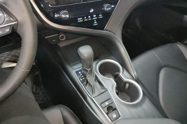 Used Toyota Camry 2023 2.0G Luxury Edition Gear Lever