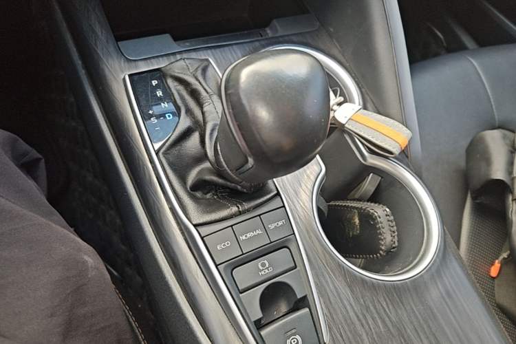 Used Toyota Camry 2023 2.5G Luxury Edition Gear Lever
