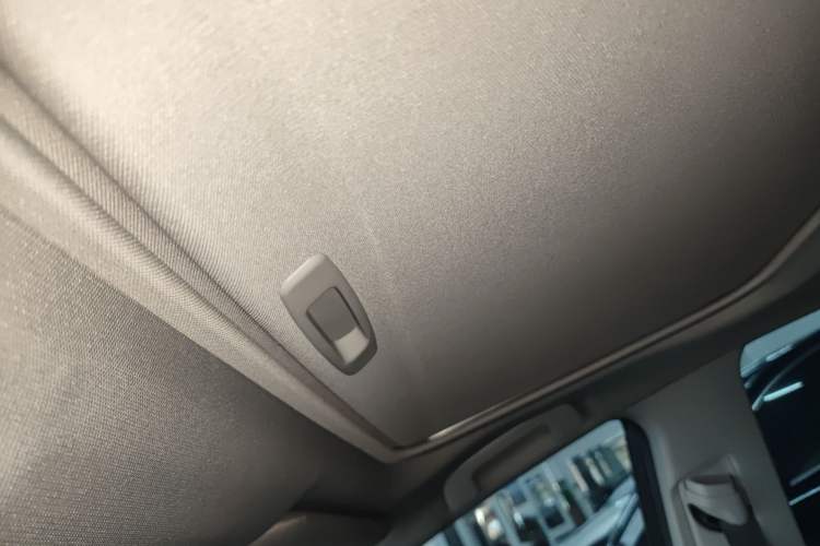 Used Toyota Camry 2023 2.0G Luxury Edition Headliner