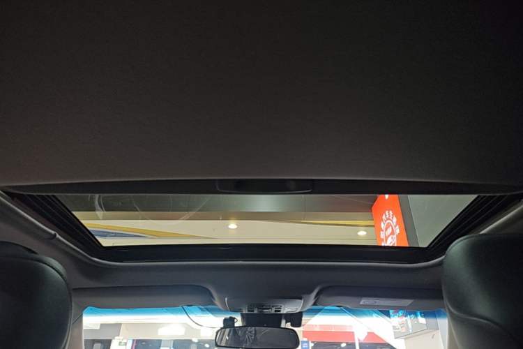 Used Toyota Camry 2023 2.0G Luxury Edition Headliner
