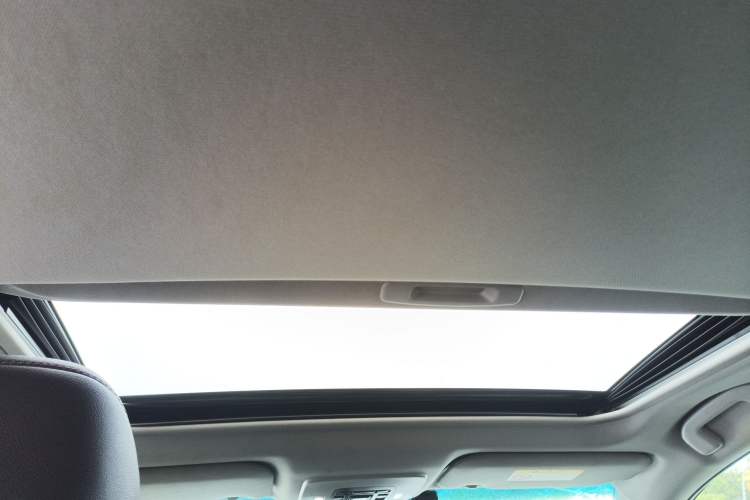 Used Toyota Camry 2023 2.0G Luxury Edition Headliner
