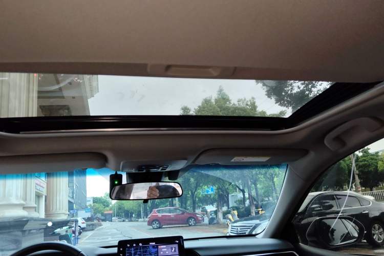 Used Toyota Camry 2023 2.0G Luxury Edition Headliner