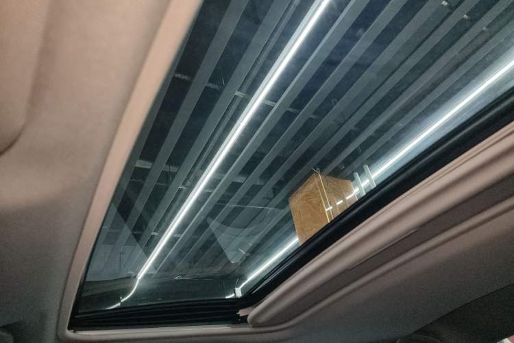 Used Toyota Camry 2023 2.0G Luxury Edition Headliner