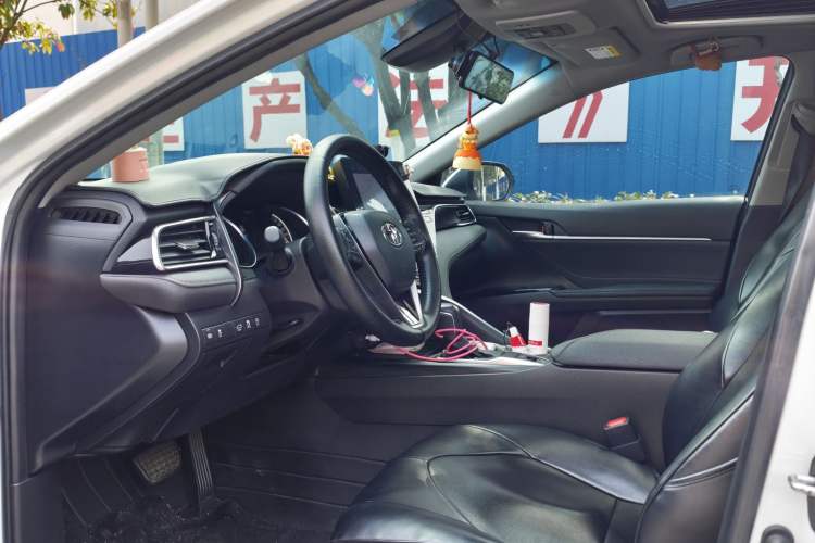 Used Toyota Camry 2023 2.0G Luxury Edition Interior 1