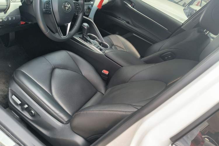 Used Toyota Camry 2023 2.0G Luxury Edition Interior 1