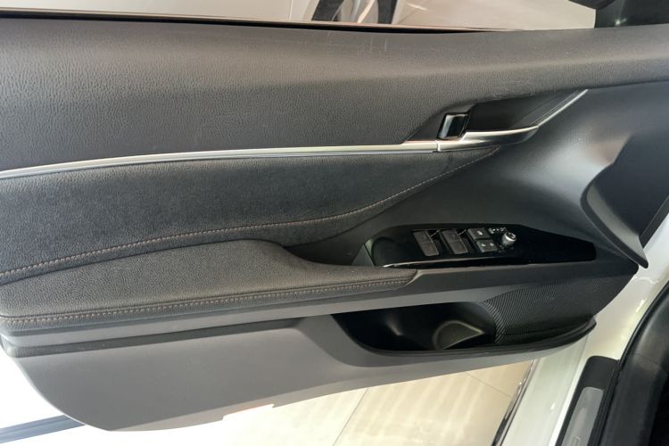 Used Toyota Camry 2023 2.0G Luxury Edition Interior 1