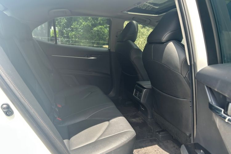 Used Toyota Camry 2023 2.0G Luxury Edition Interior 1