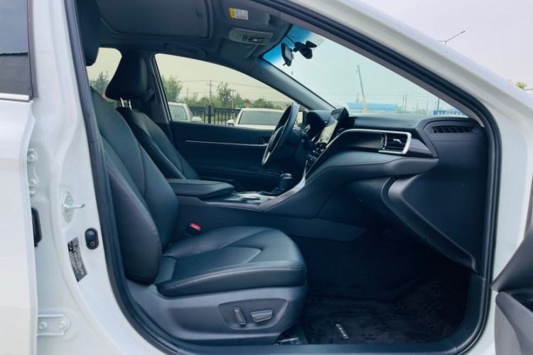 Used Toyota Camry 2023 2.0GVP Premier Edition Interior 10