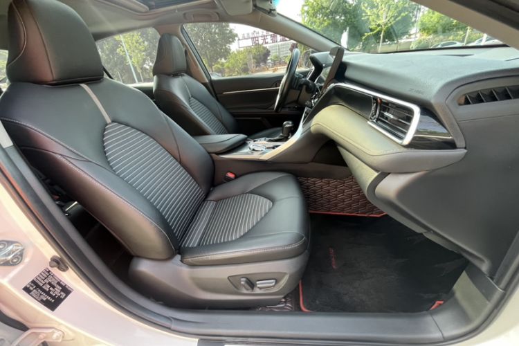 Used Toyota Camry 2023 2.0S Knight Edition Interior 10