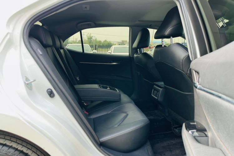 Used Toyota Camry 2023 2.0GVP Premier Edition Interior 11