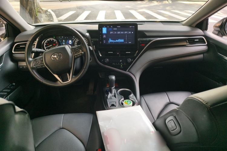 Used Toyota Camry 2023 2.0G Luxury Edition Interior 2