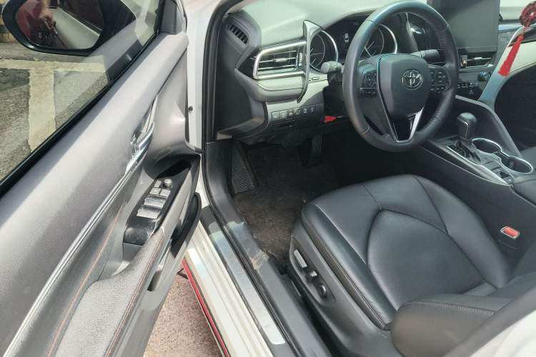Used Toyota Camry 2023 2.0G Luxury Edition Interior 3