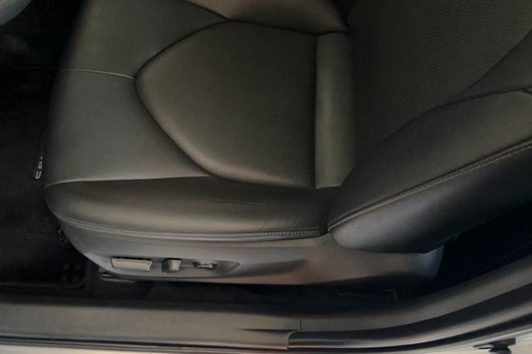 Used Toyota Camry 2023 2.0G Luxury Edition Interior 3