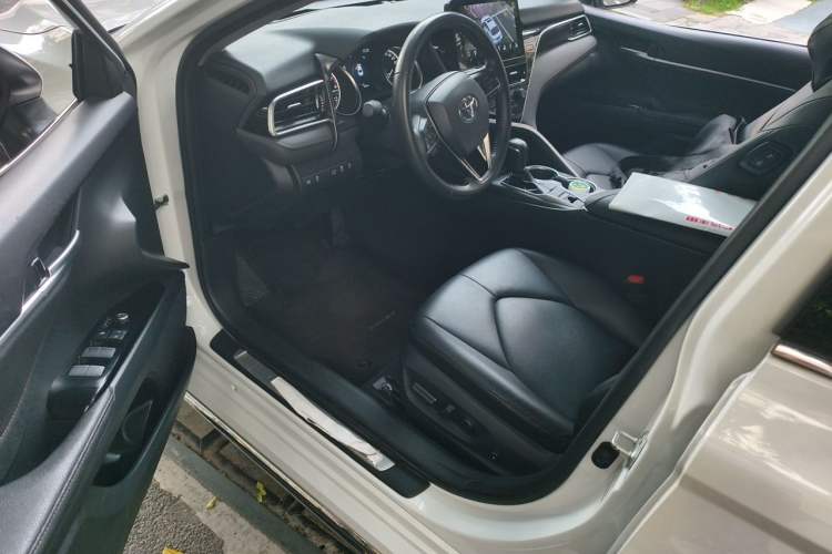 Used Toyota Camry 2023 2.0G Luxury Edition Interior 3
