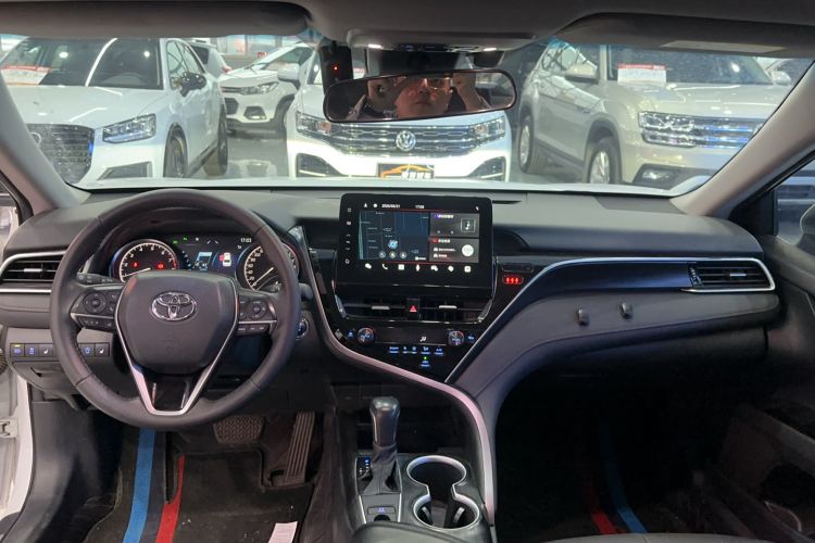Used Toyota Camry 2023 2.0G Luxury Edition Interior 3