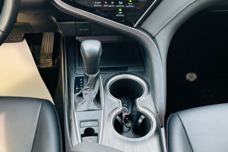 Used Toyota Camry 2023 2.0GVP Premier Edition Interior 4