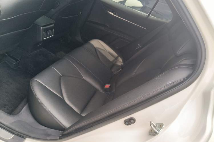 Used Toyota Camry 2023 2.0G Luxury Edition Interior 4