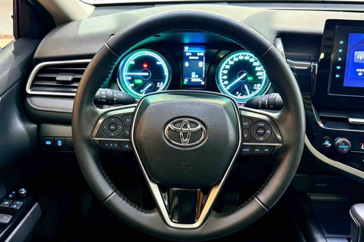 Used Toyota Camry 2023 Dual-Motor 2.5 HGVP Leading Edition Interior 4