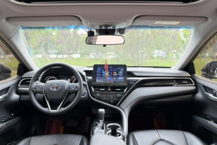 Used Toyota Camry 2023 2.0G Luxury Edition Interior 4