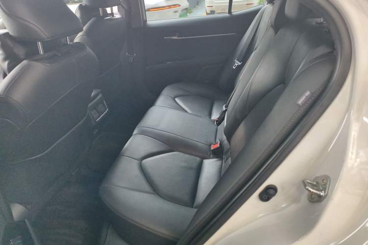 Used Toyota Camry 2023 2.0G Luxury Edition Interior 4