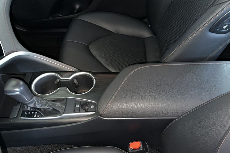 Used Toyota Camry 2023 2.0G Luxury Edition Interior 6