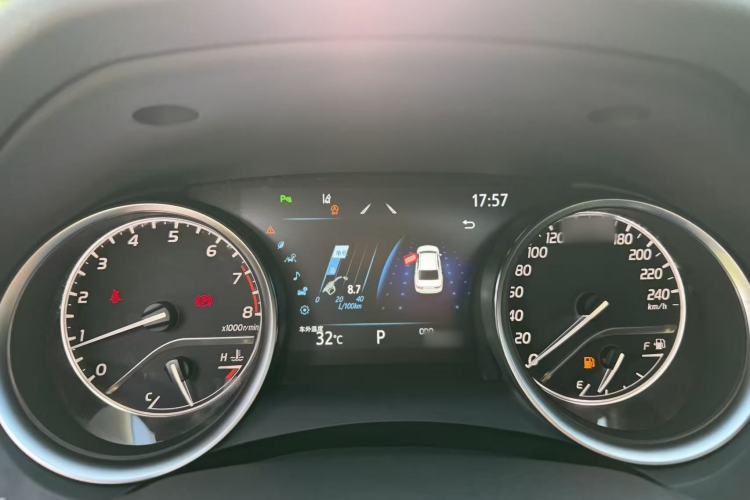 Used Toyota Camry 2023 2.0G Luxury Edition Interior 6
