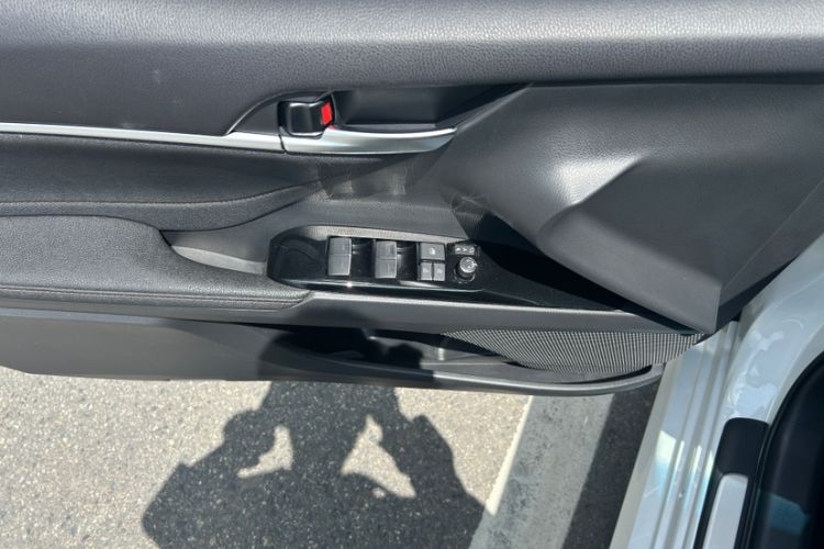 Used Toyota Camry 2023 2.0G Luxury Edition Interior 7