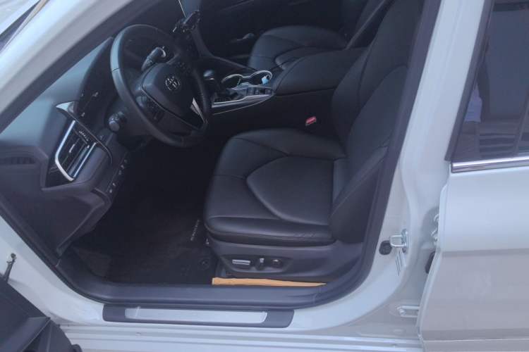 Used Toyota Camry 2023 2.5G Luxury Edition Left Front Seat