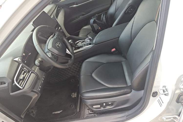 Used Toyota Camry 2023 2.5G Luxury Edition Left Front Seat