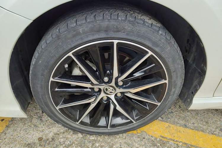 Used Toyota Camry 2023 2.5S Fēngshàng Edition Left Front Wheel Hub