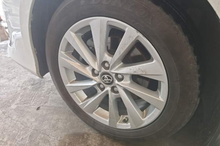 Used Toyota Camry 2023 2.0GVP Premier Edition Left Front Wheel Hub